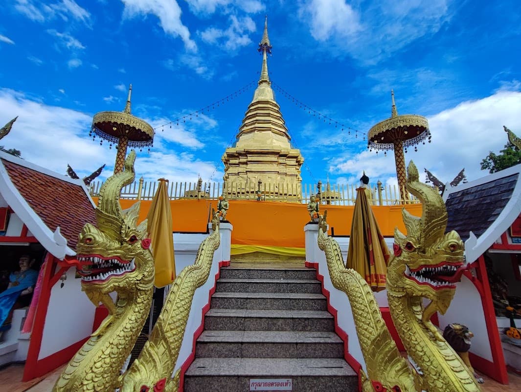 Wat Phra That Doi Kham 2
