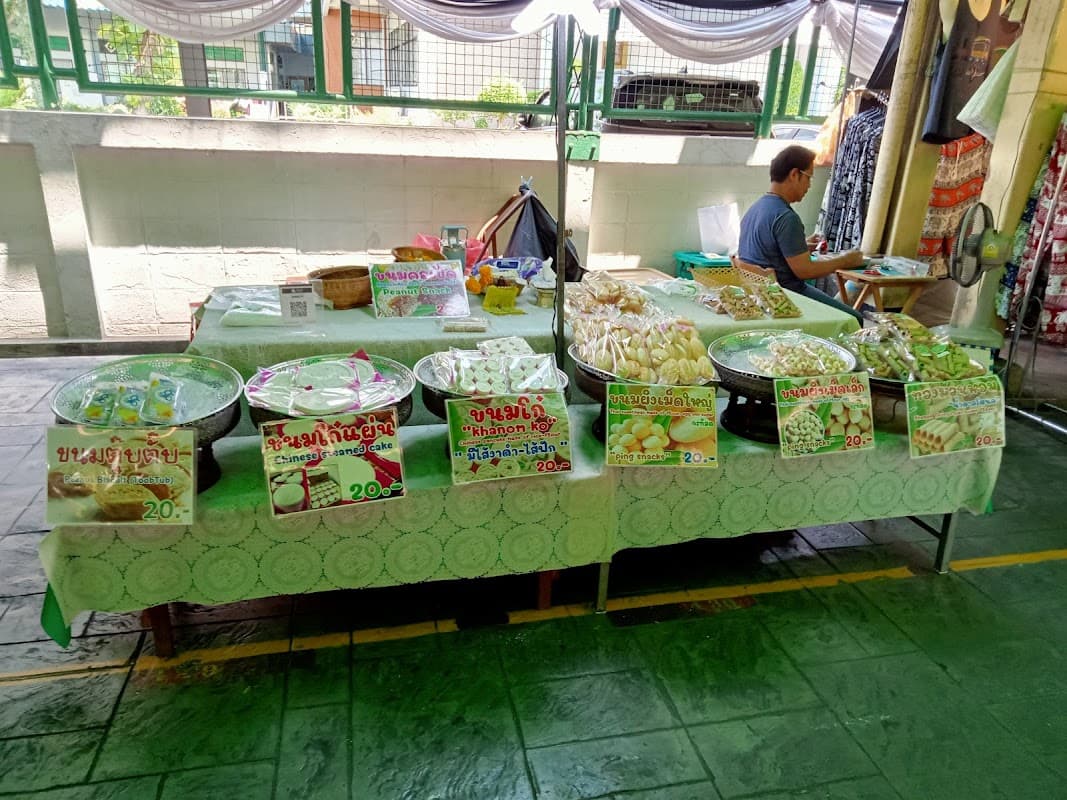 Taling Chan Floating Market 2