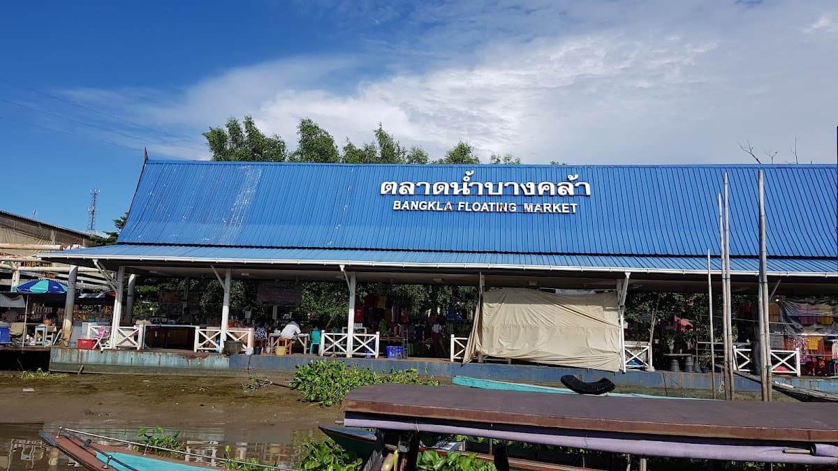 Bang Khla Floating Market