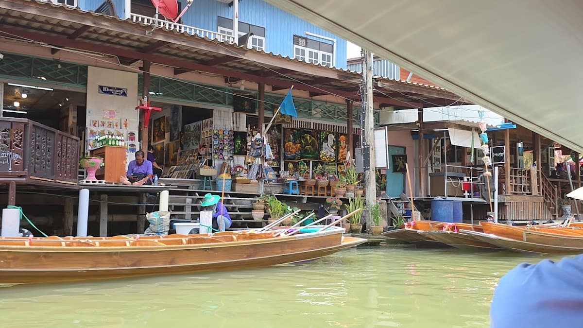 Damnoen Saduak Floating Market
