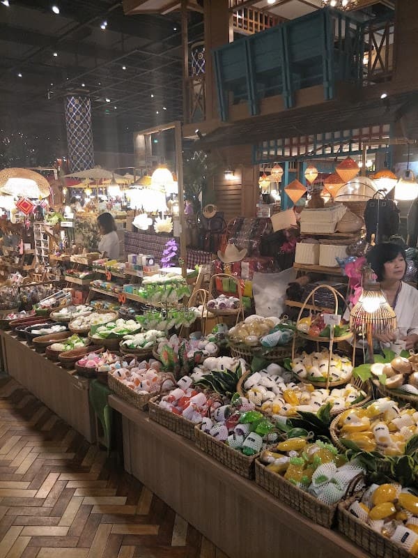 Palladium Night Market 3