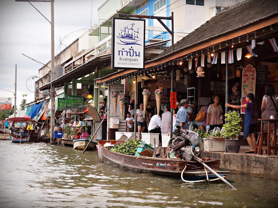 Amphawa Floating Market
