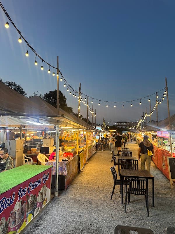 Fisherman's Village Night Market 2