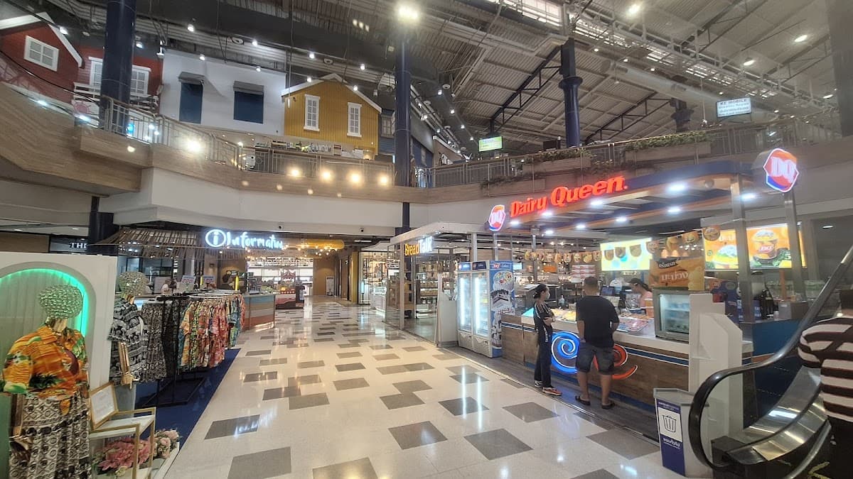 Central Marina Outlet 2