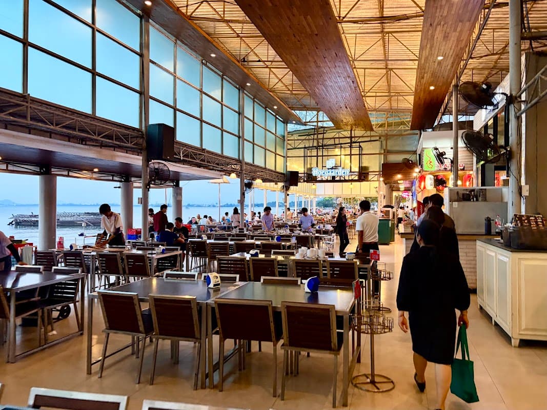 Moom Aroi Na Kluea 2