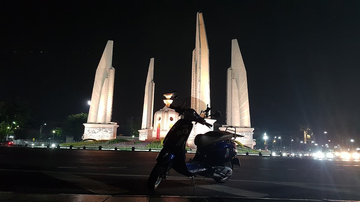 Democracy Monument 3