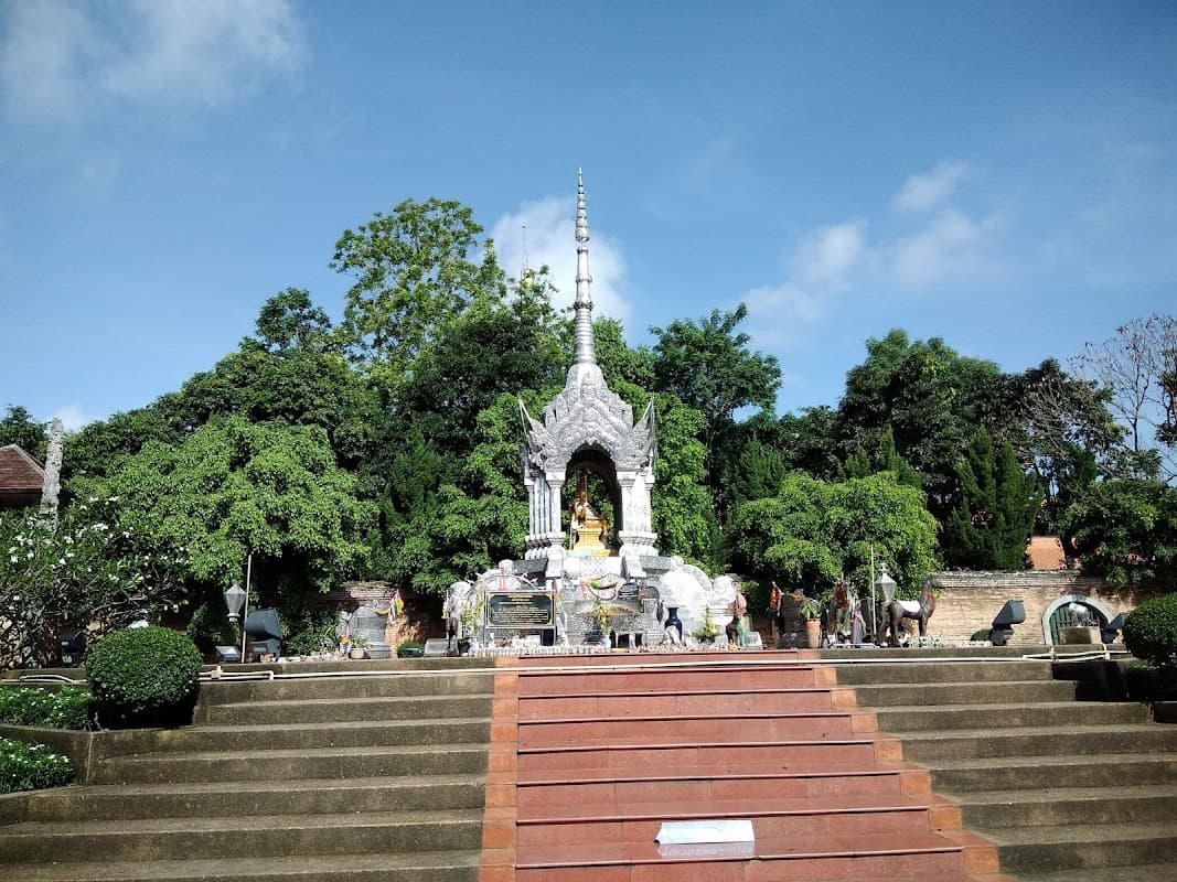 75 Anniversary Flag and Lamp Park