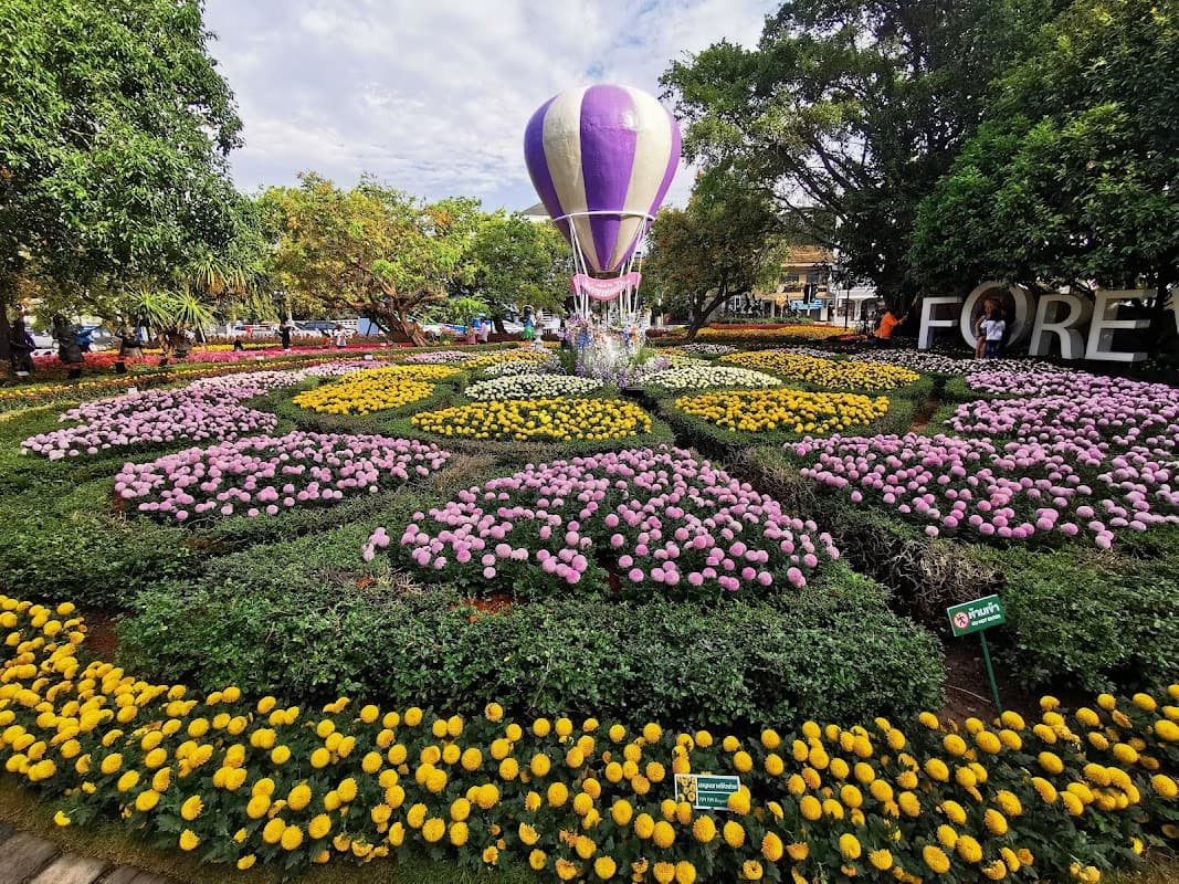 75 Anniversary Flag and Lamp Park 2