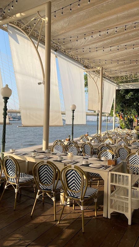 Kin Lom Chom Saphan 2