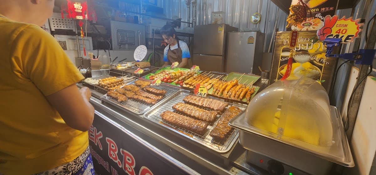 Tha Phae Walking Street 2