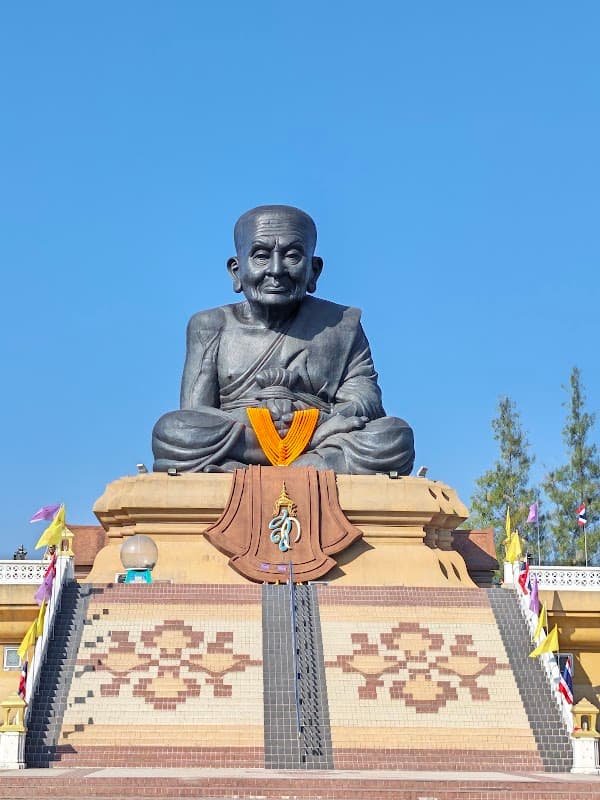 Wat Huay Mongkol